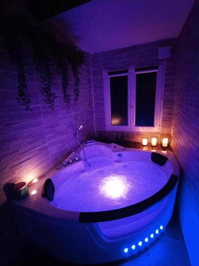 A L'Oree Des Pins - Gite Et Spa De 30 M2- Home Cinema Et Massage En Sup Cuges-les-Pins Zewnętrze zdjęcie