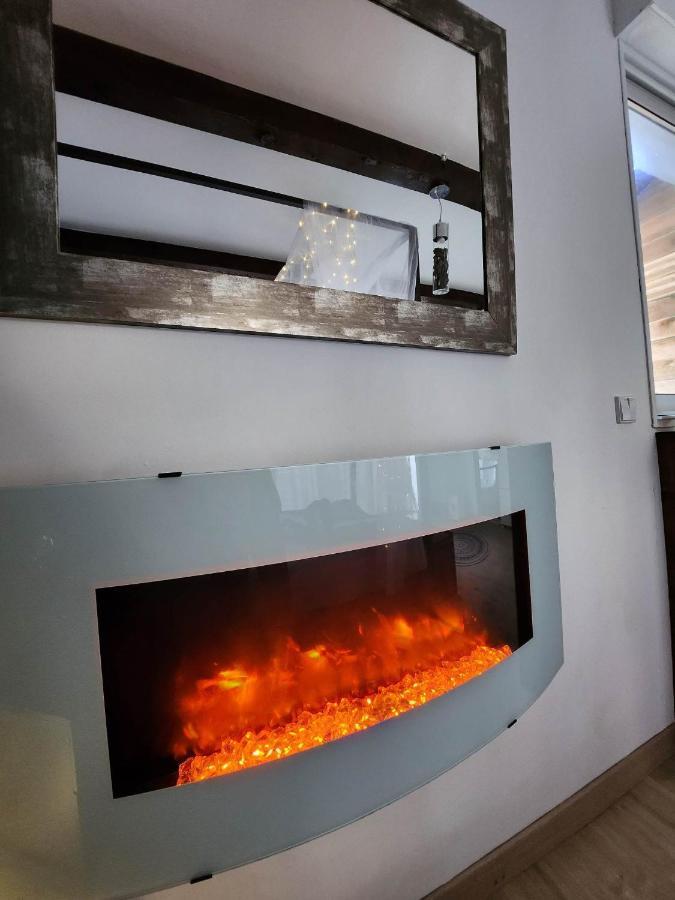 A L'Oree Des Pins - Gite Et Spa De 30 M2- Home Cinema Et Massage En Sup Cuges-les-Pins Zewnętrze zdjęcie