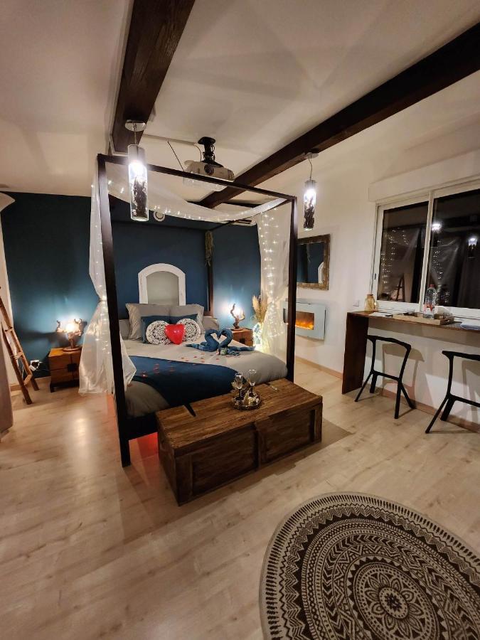A L'Oree Des Pins - Gite Et Spa De 30 M2- Home Cinema Et Massage En Sup Cuges-les-Pins Zewnętrze zdjęcie